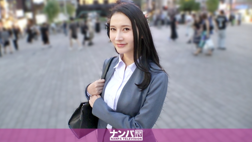 200GANA-3335 这位OL太容易上手了！她性欲旺盛得令人窒息，竟然通过约会网站和拼桌就能把人带回家。樱